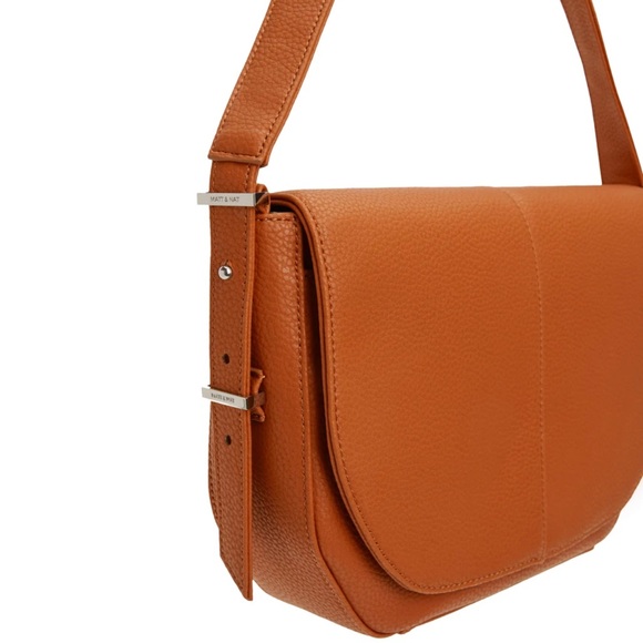 Matt & Nat Alik Purity Pebbled Vegan Shoulder Bag in Prairie Orange - Picture 3 of 12